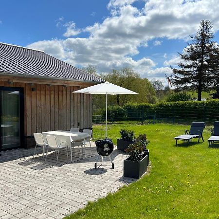 Ferienhaus Auszeit Mit Sauna Schwarz Exterior photo