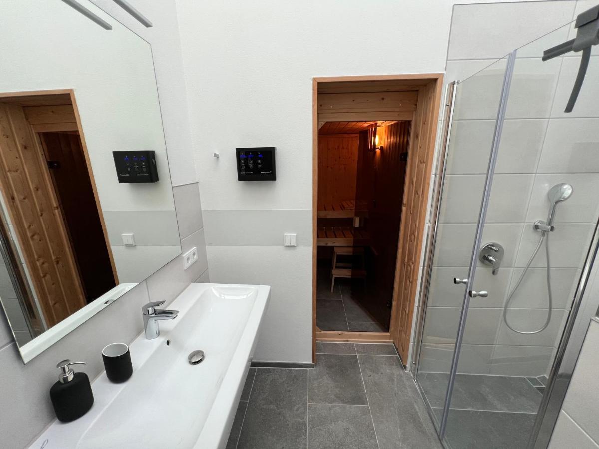 Ferienhaus Auszeit Mit Sauna Schwarz Exterior photo