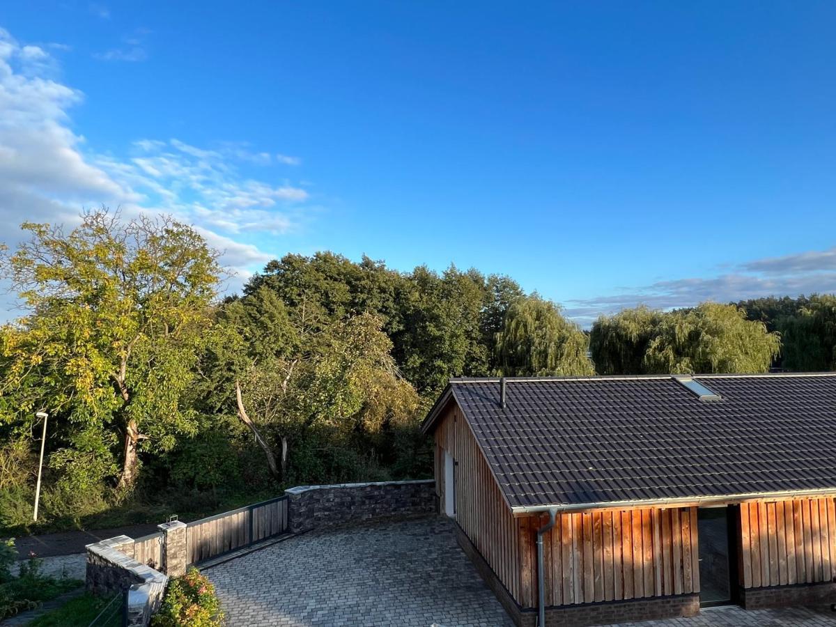 Ferienhaus Auszeit Mit Sauna Schwarz Exterior photo