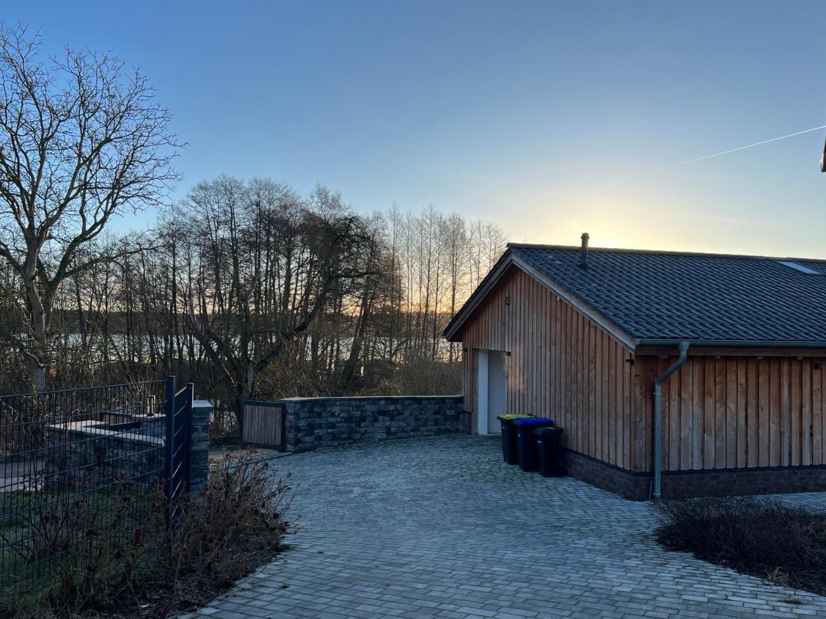Ferienhaus Auszeit Mit Sauna Schwarz Exterior photo