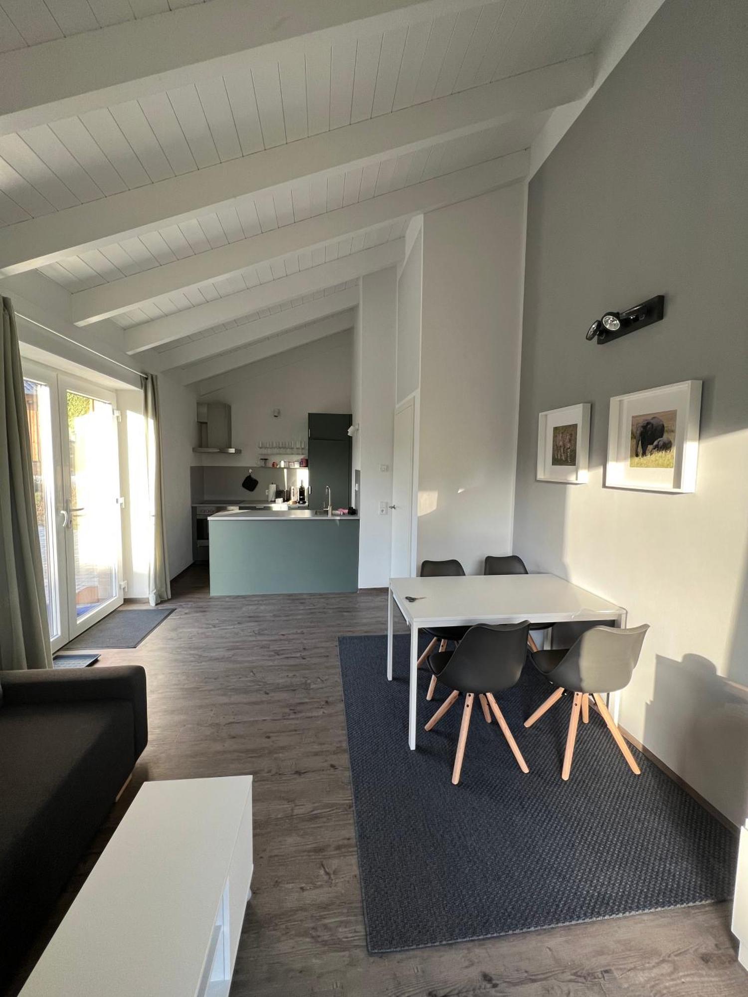 Ferienhaus Auszeit Mit Sauna Schwarz Exterior photo