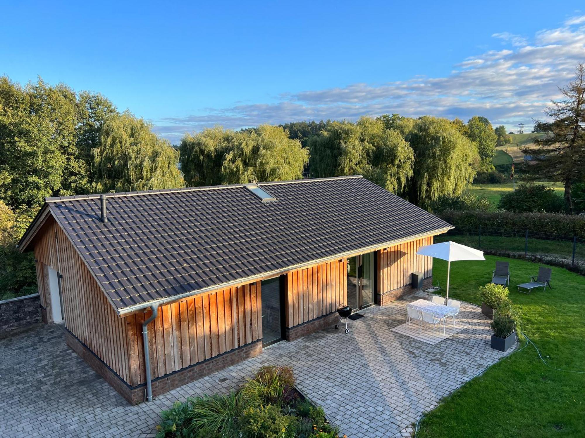 Ferienhaus Auszeit Mit Sauna Schwarz Exterior photo